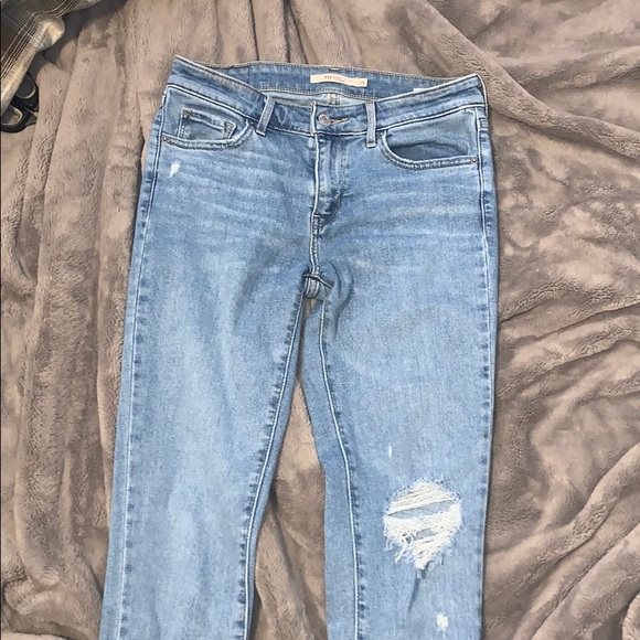 LEVIS 711 with distressing - Picture 3 of 5